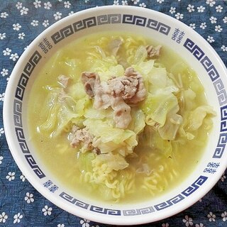 豚とキャベツとエノキの塩ラーメン